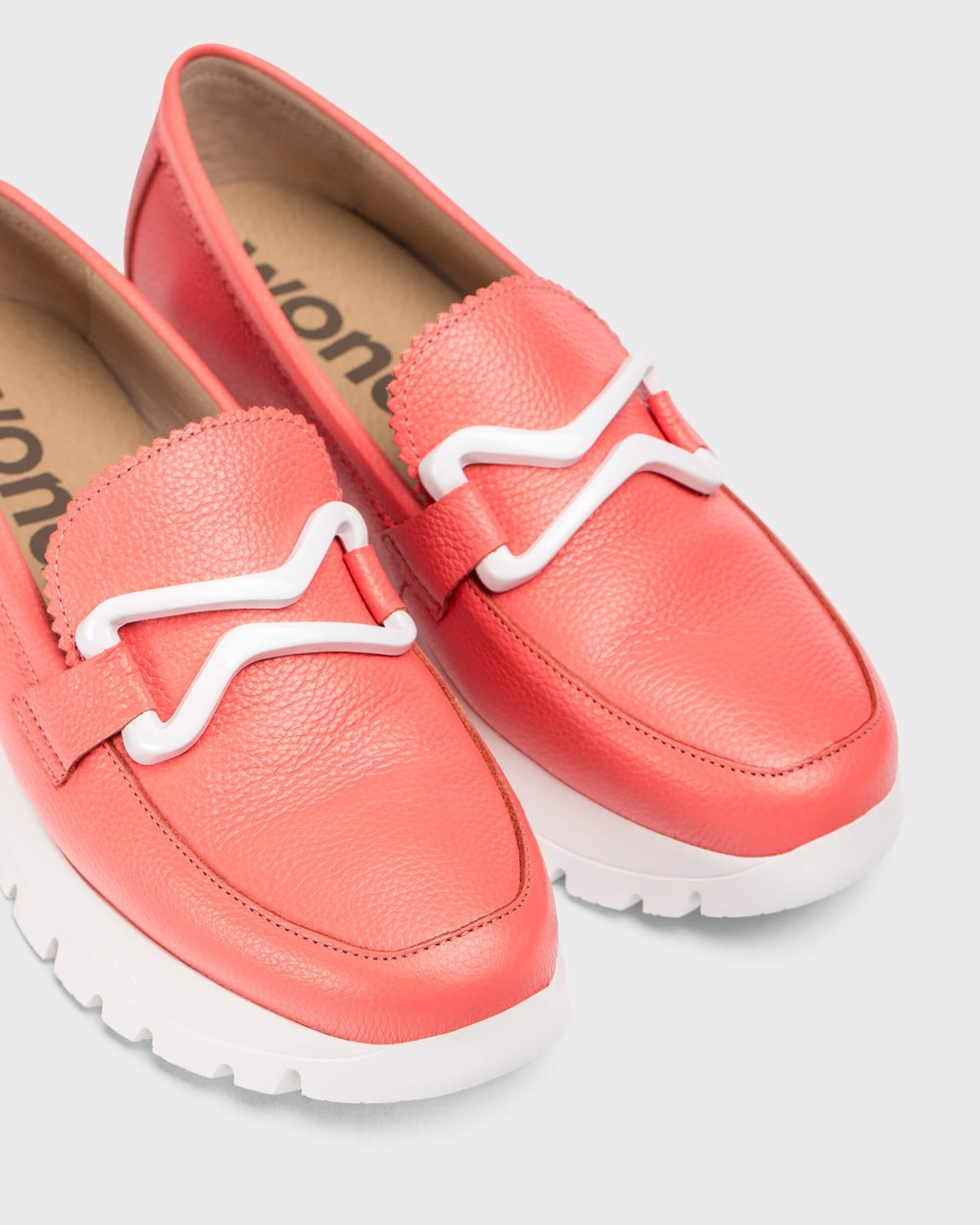 Mocasines de mujer de piel vacuna con detalle hebilla - Wonders - Coral Coral-5