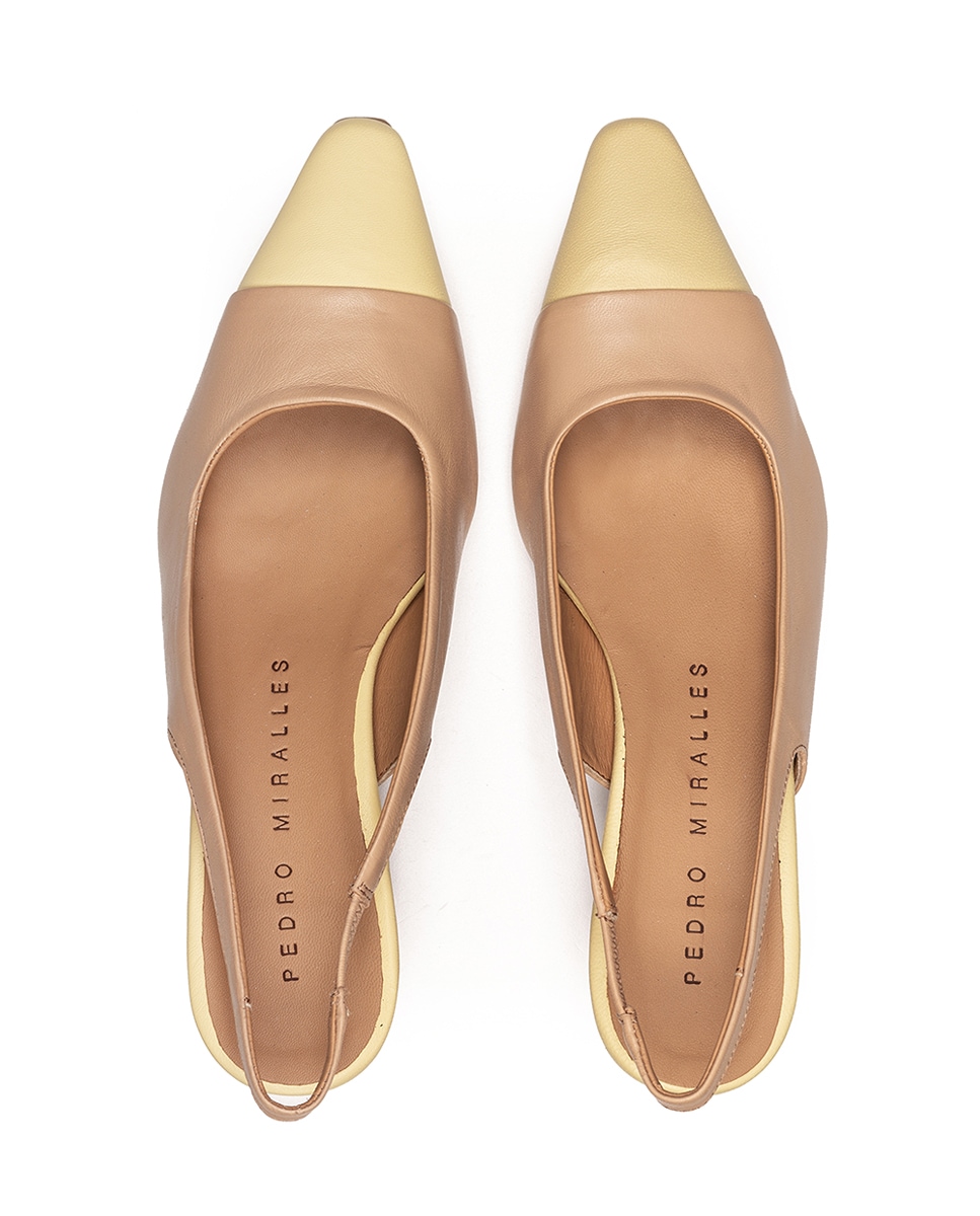 Zapatos de salón de mujer destalonados de piel en color camel