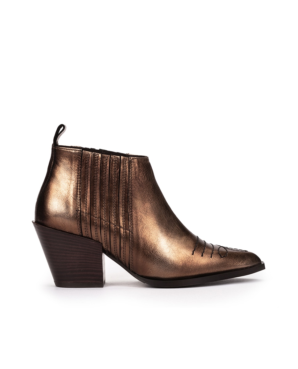 Pedro Miralles - Botines de mujer de piel estilo cowboy.