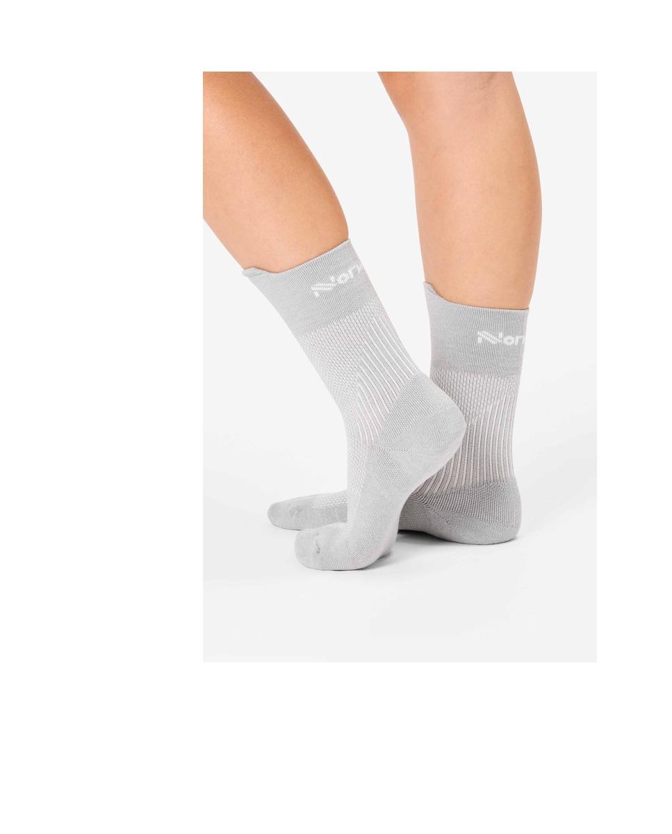 Imagen 5 de Calcetines running unisex NNORMAL - Gris Gris