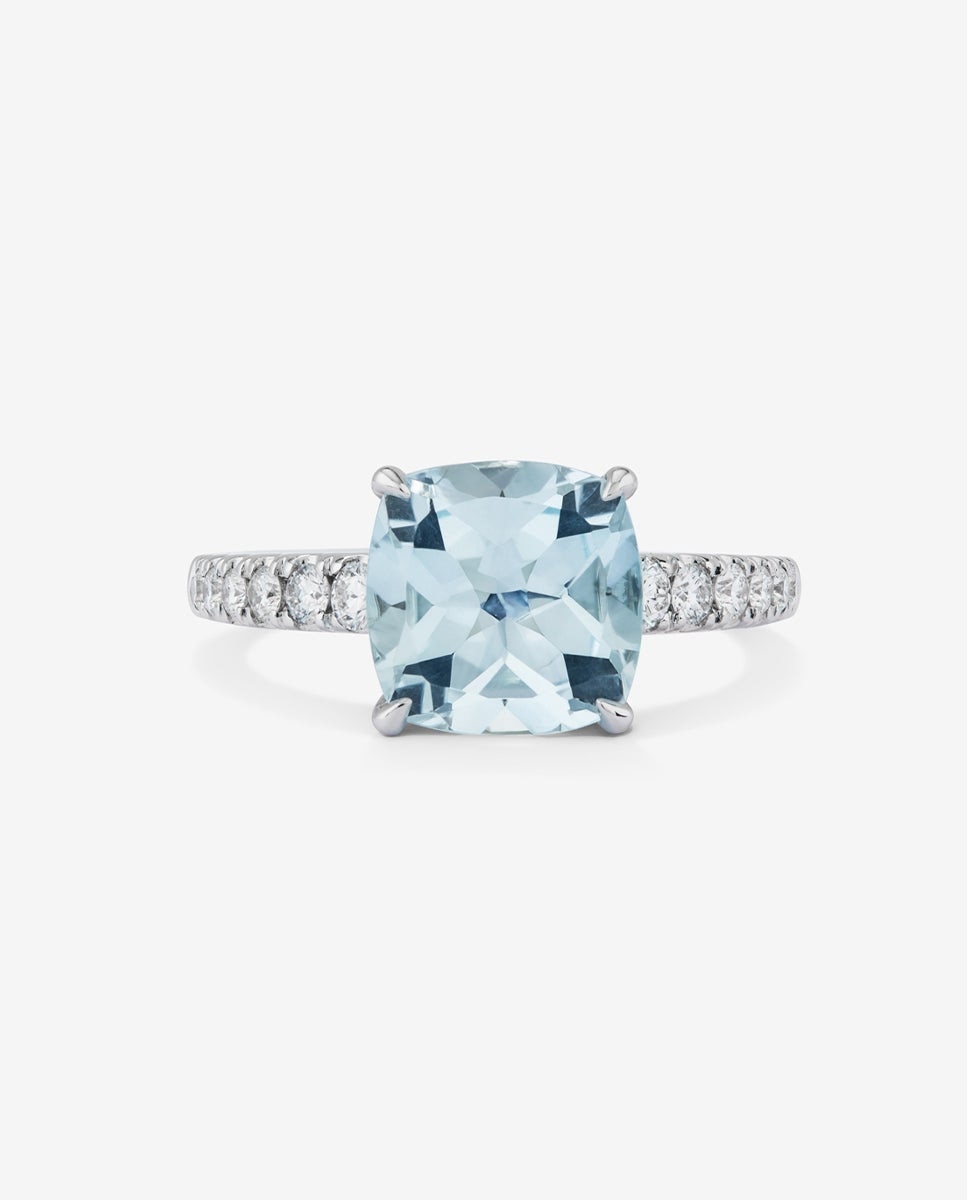 Anillo de oro blanco de 18k con topacio sky en talla cushion de 3,72 cts y 12 diamantes en talla brillante con un total de 0,3 cts - SUAREZ - Azul Azul-3