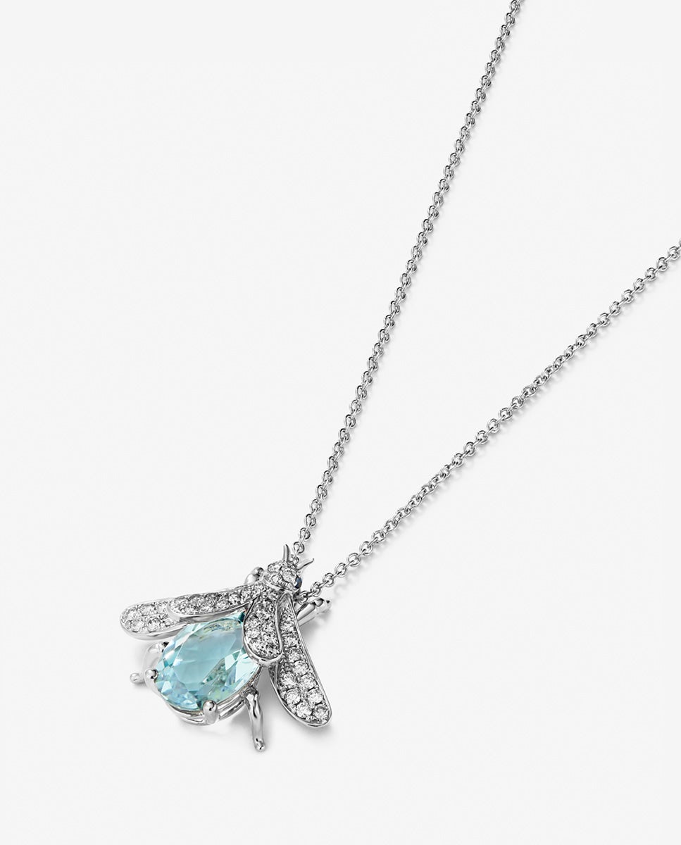 Colgante de insecto en oro blanco de 18k con aguamarina en talla oval de 4,17 cts, diamantes y zafiros azules en talla brillante con un total de 0,39 cts - SUAREZ - Blanco / Azul Blanco / Azul-2