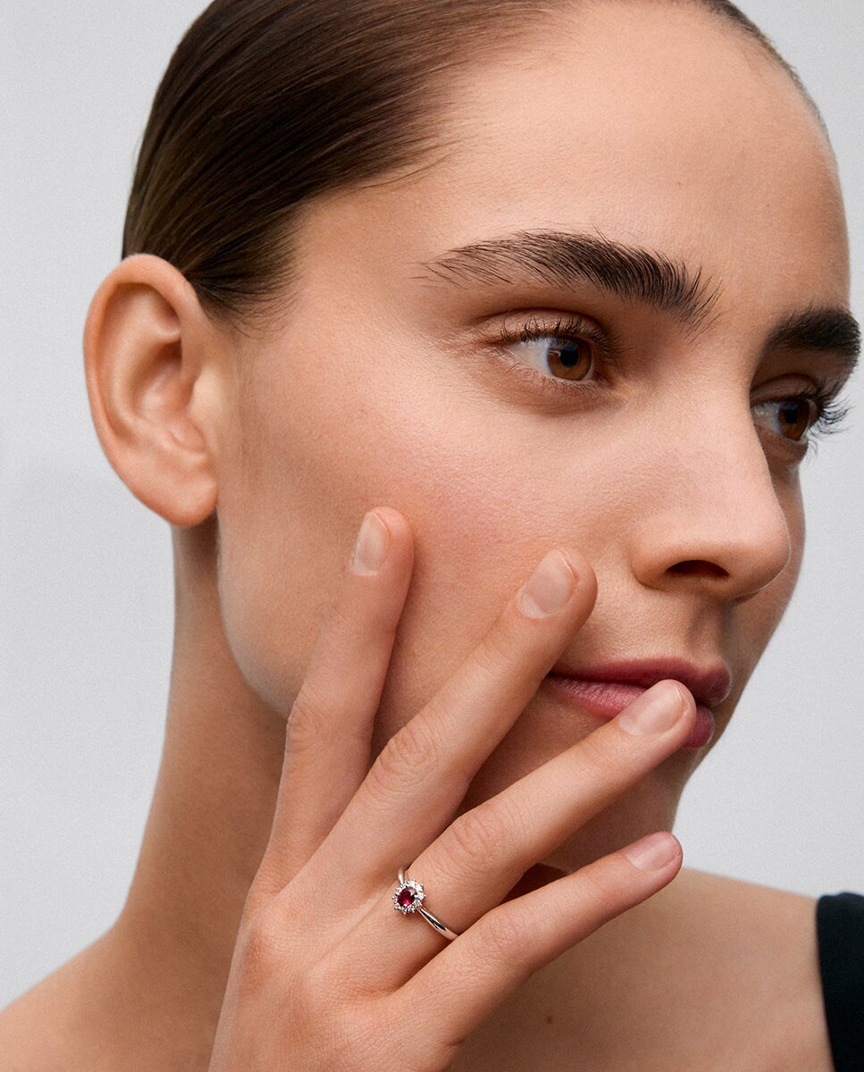 Anillo de oro blanco 18K con rubí Blanco-4