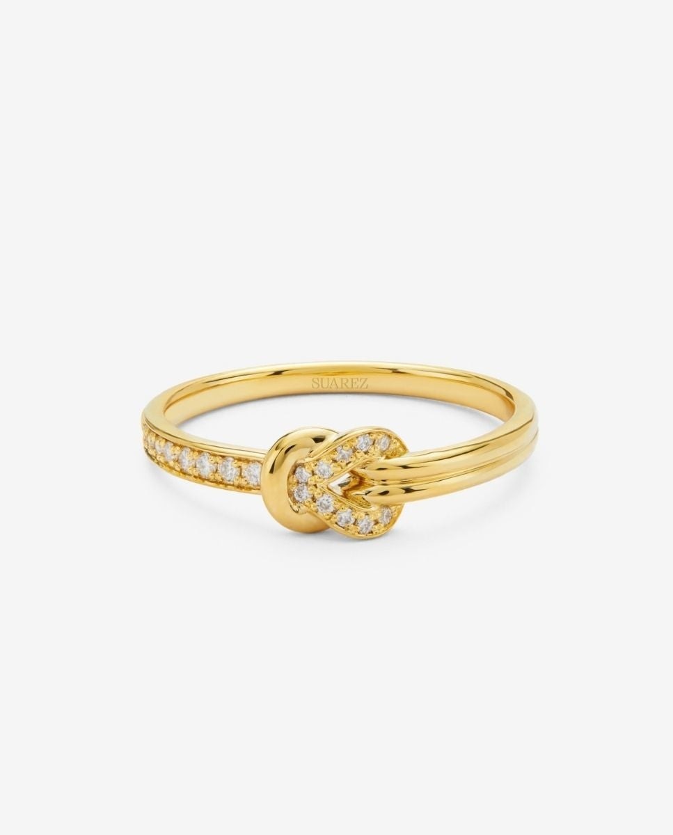 Anillo de oro amarillo de 18k con 15 diamantes en talla brillante con un total de 0,09 cts y forma de nudo - SUAREZ - Blanco Blanco-3