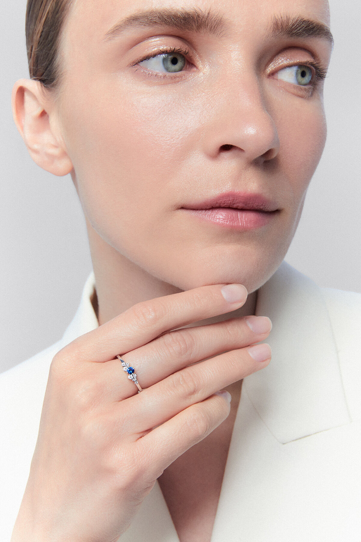 Anillo de oro blanco de 18k con zafiro y diamantes - SUAREZ - Azul Azul-2