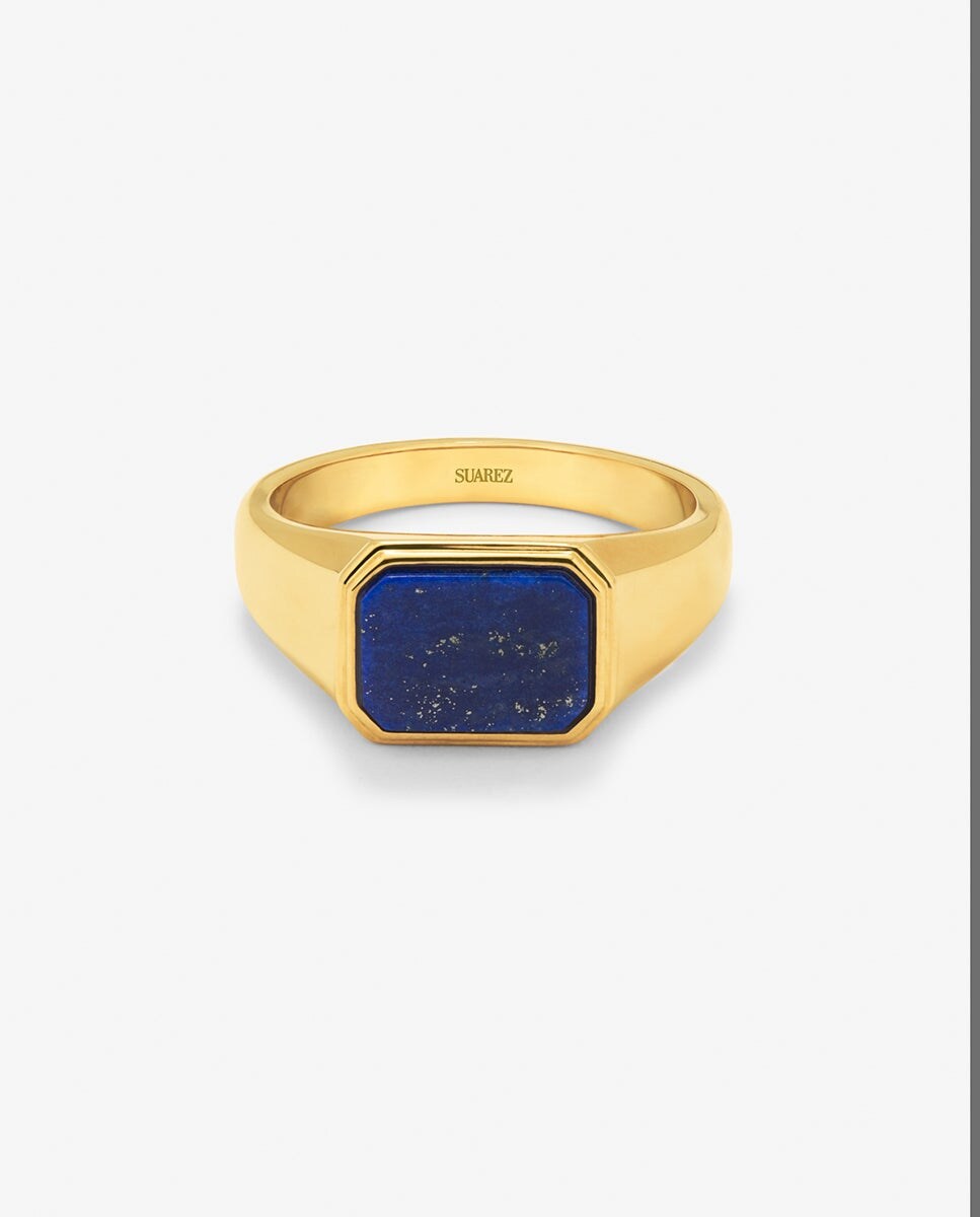 Anillo de sello mediano de oro amarillo de 18K con lapislázuli
