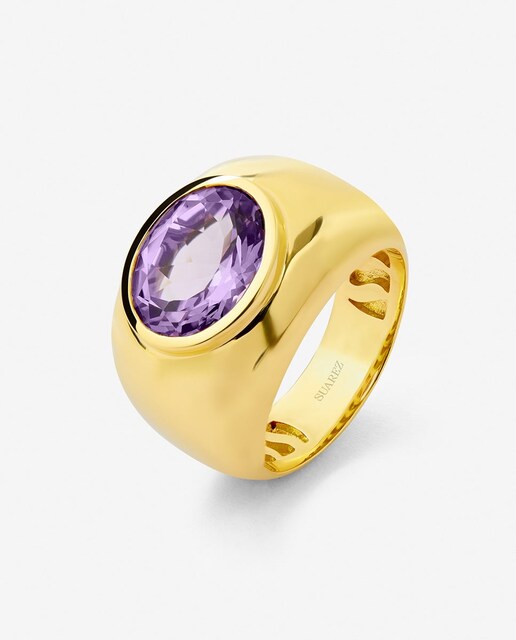 Imagen 0 de Anillo de oro amarillo de 18K con amatista morada en talla oval