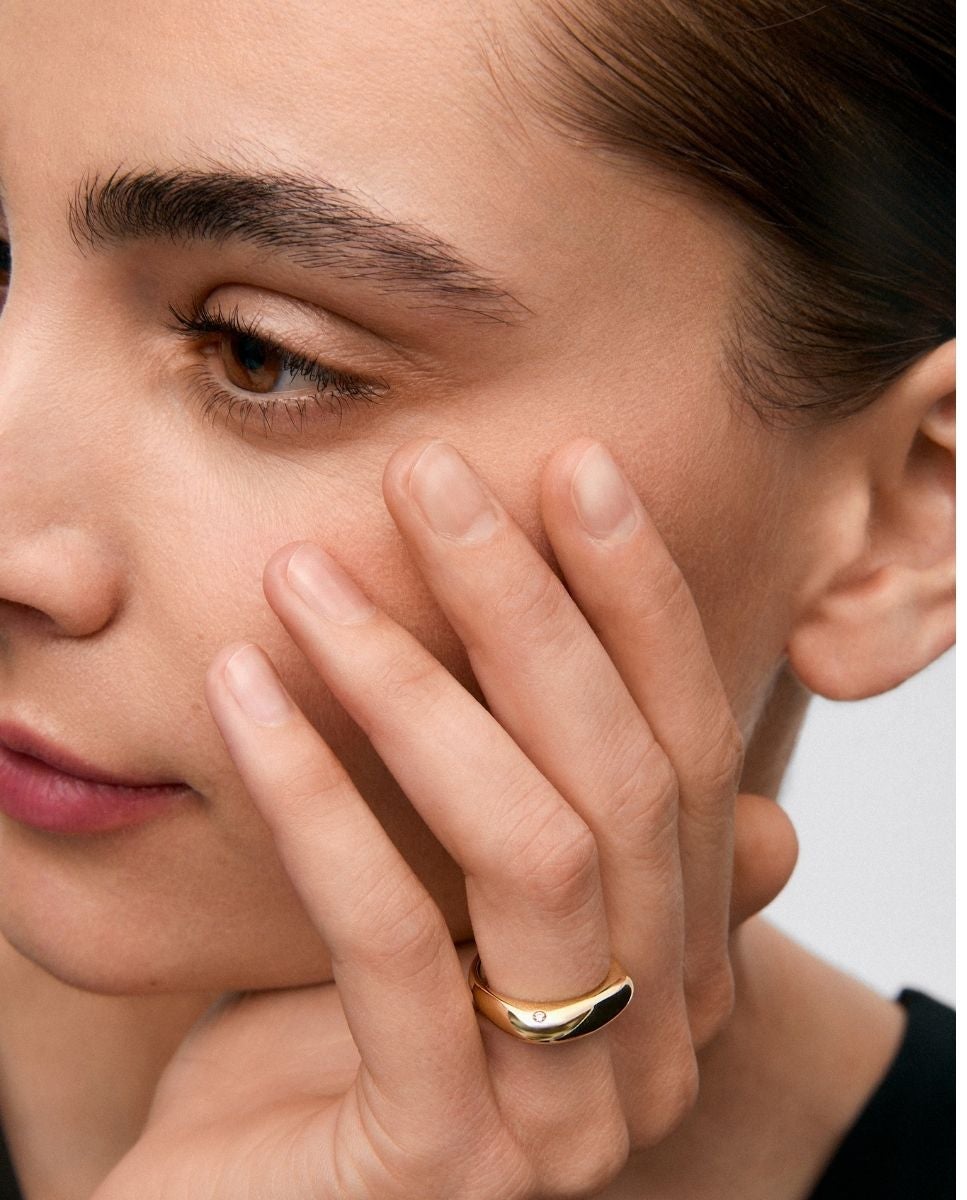 Imagen 2 de Anillo de oro amarillo de 18k con diamante en talla brillante de 0,01 cts - SUAREZ - Blanco Blanco