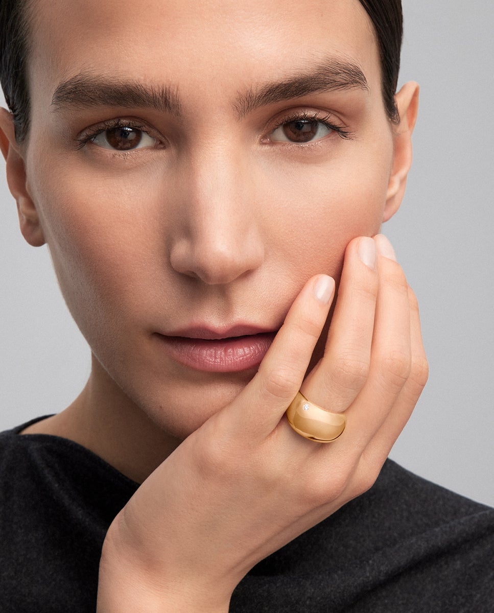 Imagen 2 de Anillo de oro amarillo de 18k con diamante en talla brillante de 0,04 cts - SUAREZ - Blanco Blanco