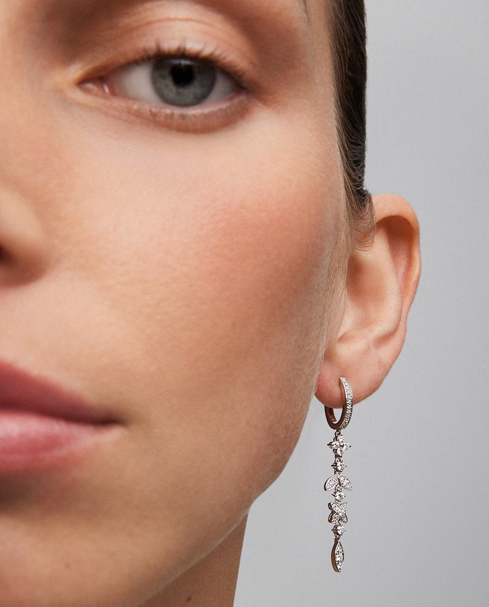 Pendientes de oro blanco de 18k con 70 diamantes en talla brillante con un total de 0,75 cts - SUAREZ - Blanco Blanco-4