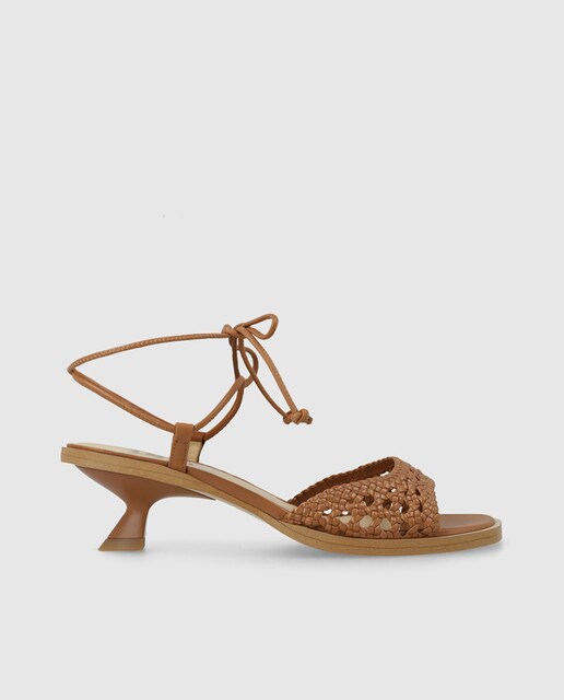 Imagen 0 de Sandalias de mujer en piel y trenzado