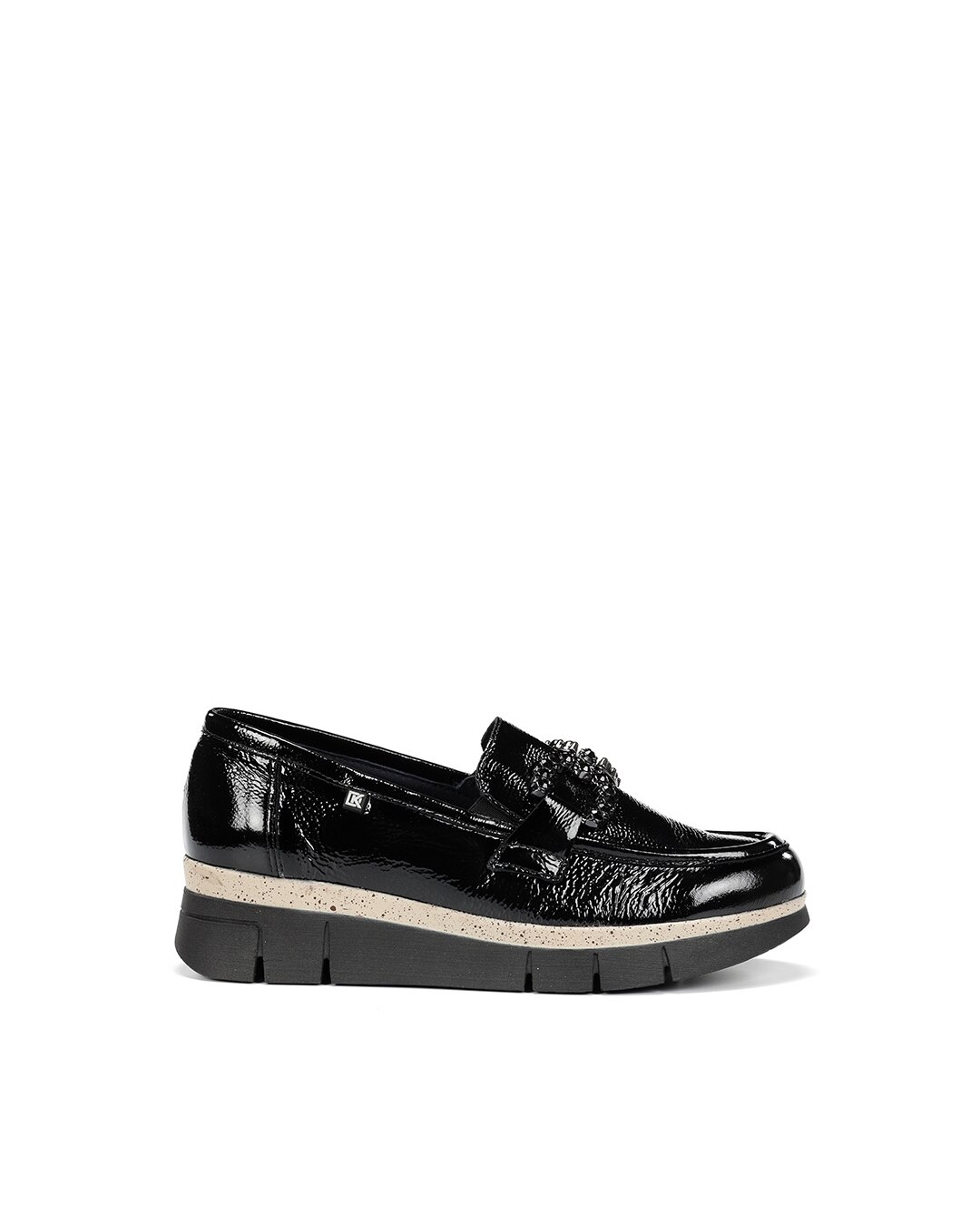Imagen 0 de Mocasines de mujer  fabricados en charol Negro