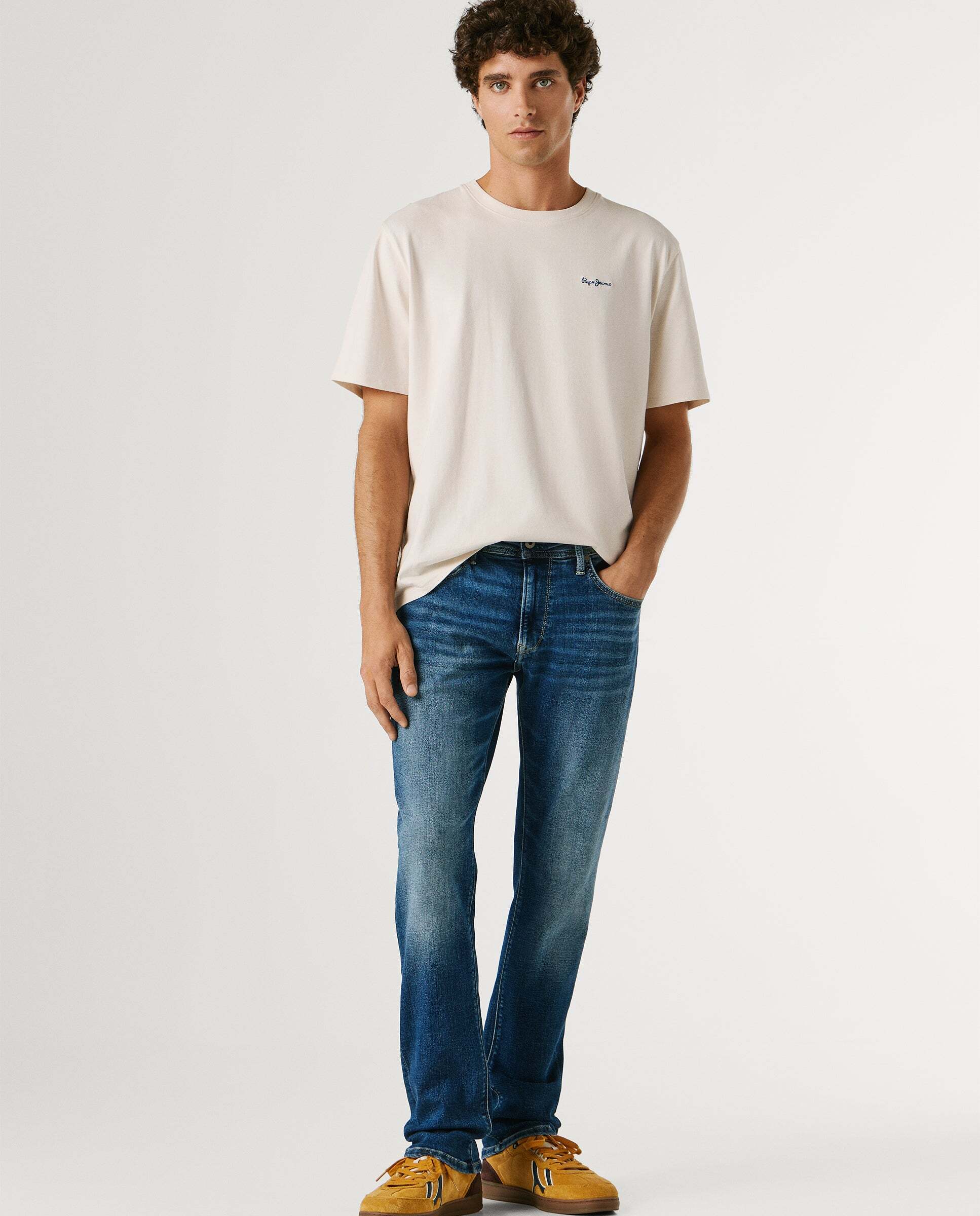 Pepe Jeans - Stanley- jeans fit taper y tiro regular.
