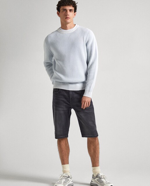 Imagen 0 de Bermuda vaquera de hombre slim fit en color negro
