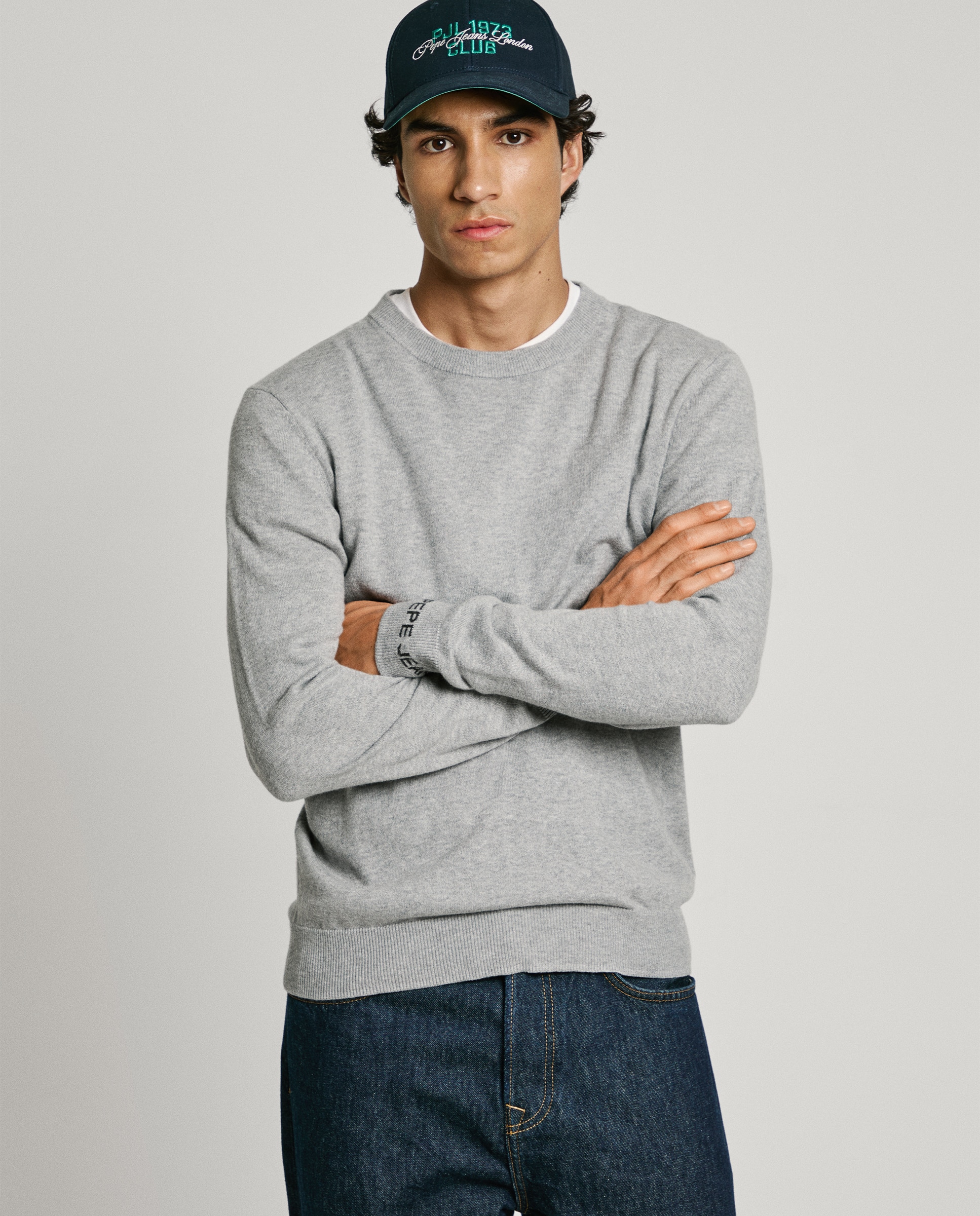 Jersey de hombre fit regular con cuello redondo