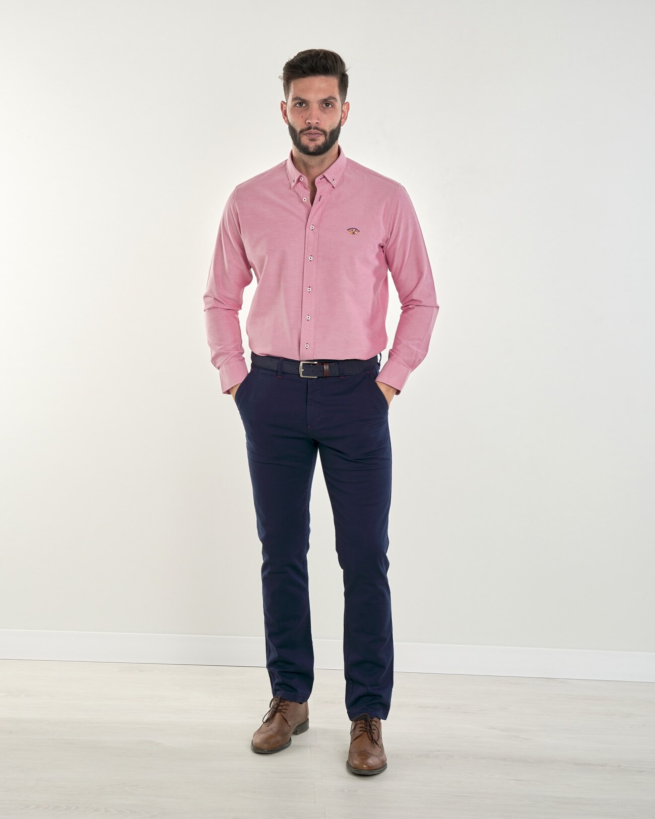 Combinar camisa best sale coral hombre