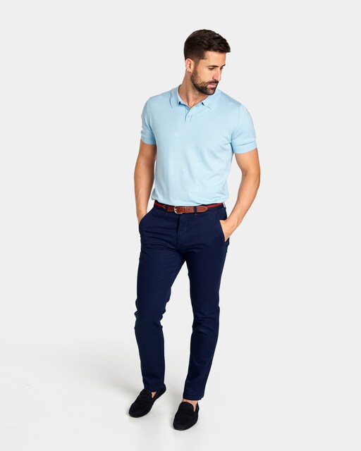 Imagen 0 de Chino de hombre corte regular color azul marino
