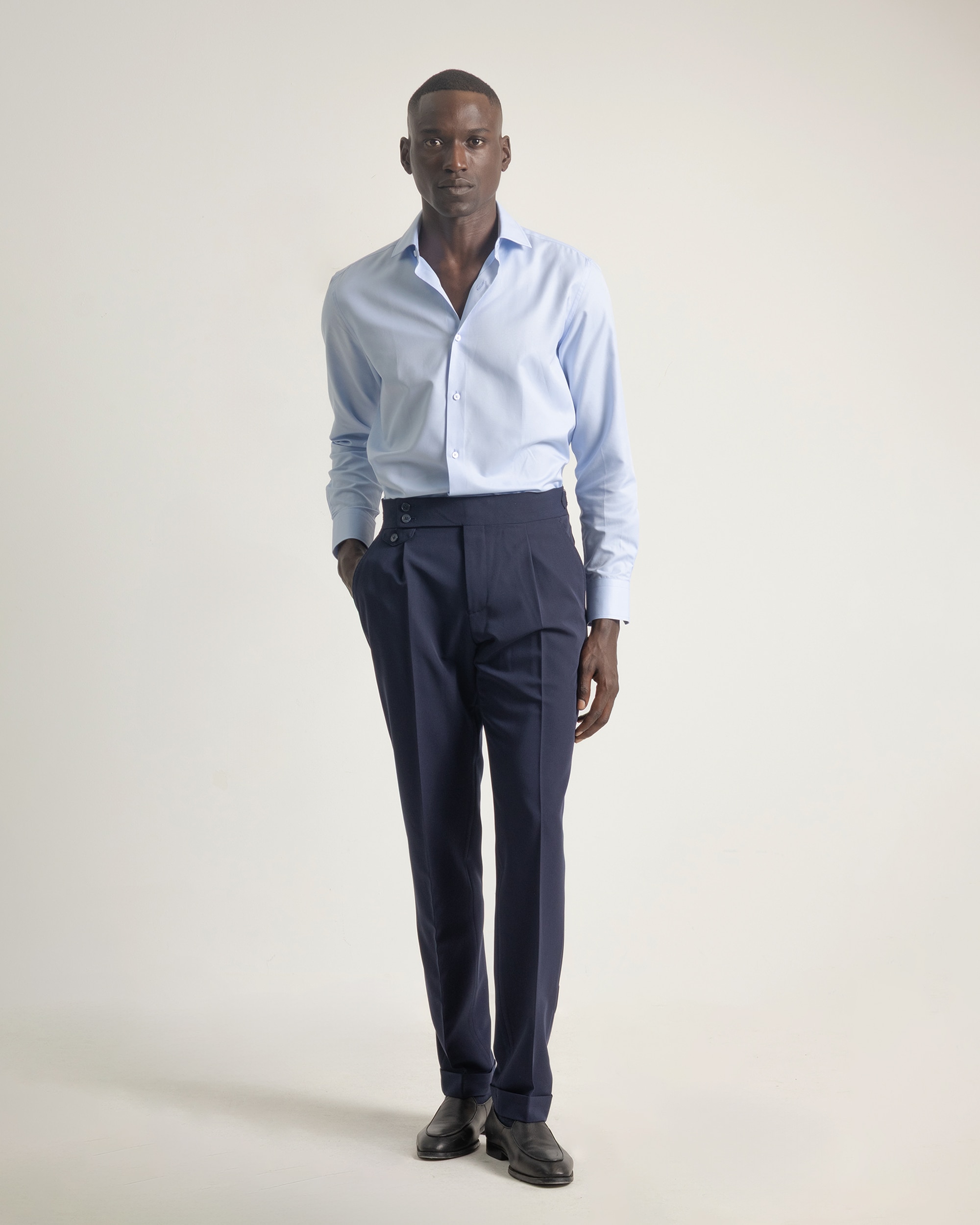 Imagen 0 de Pantalón travel de hombre cintura alta Azul marino