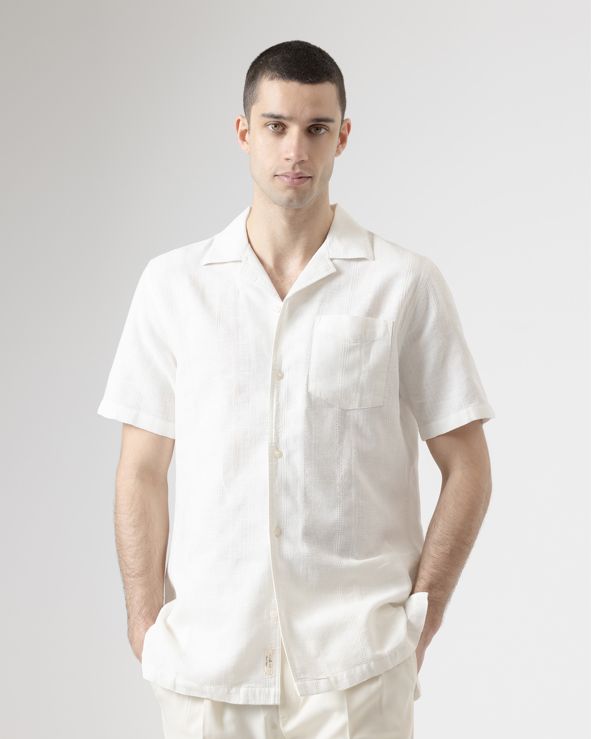 PuroEgo - Camisa bordados de hombre manga corta blanca.