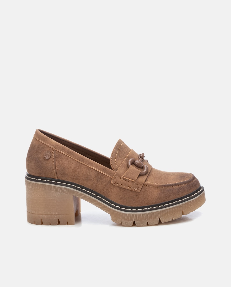 Refresh - Mocasines de mujer con tacón con hebilla decorativa.