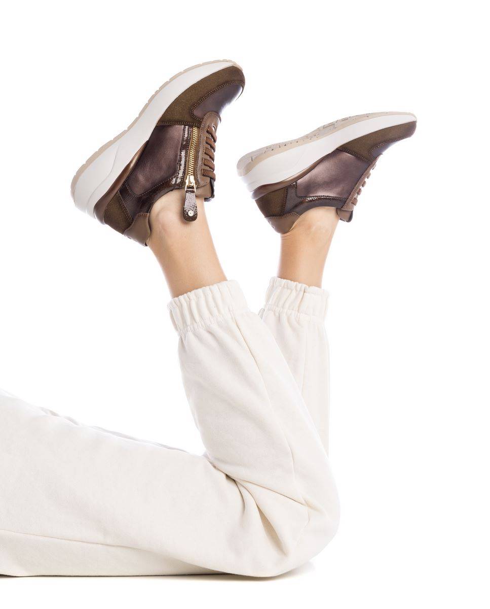 Zapatilla de mujer con cordones metalizada - Xti - Marrón Marrón-2