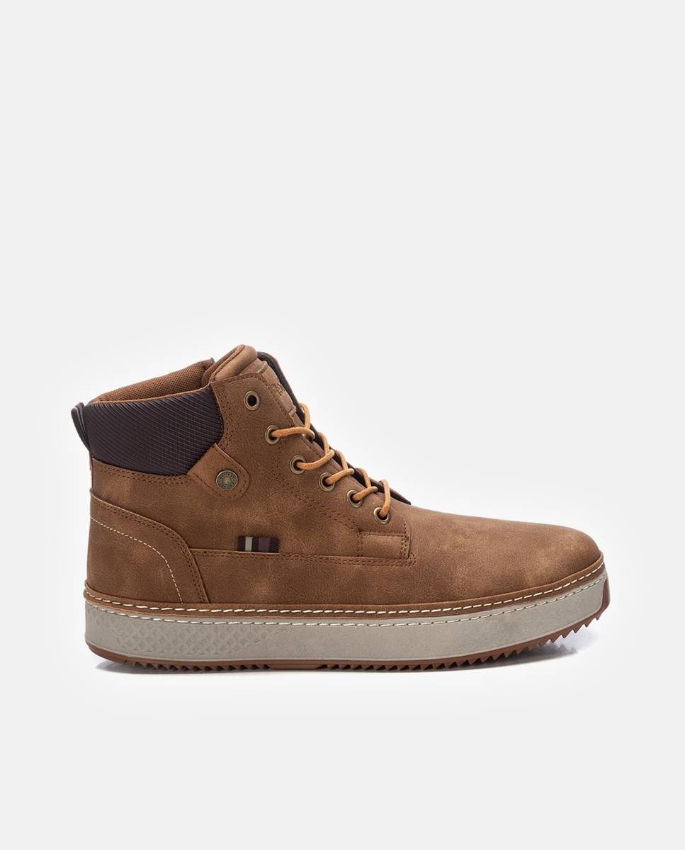 Imagen 0 de Botas de hombre con cordones Camel