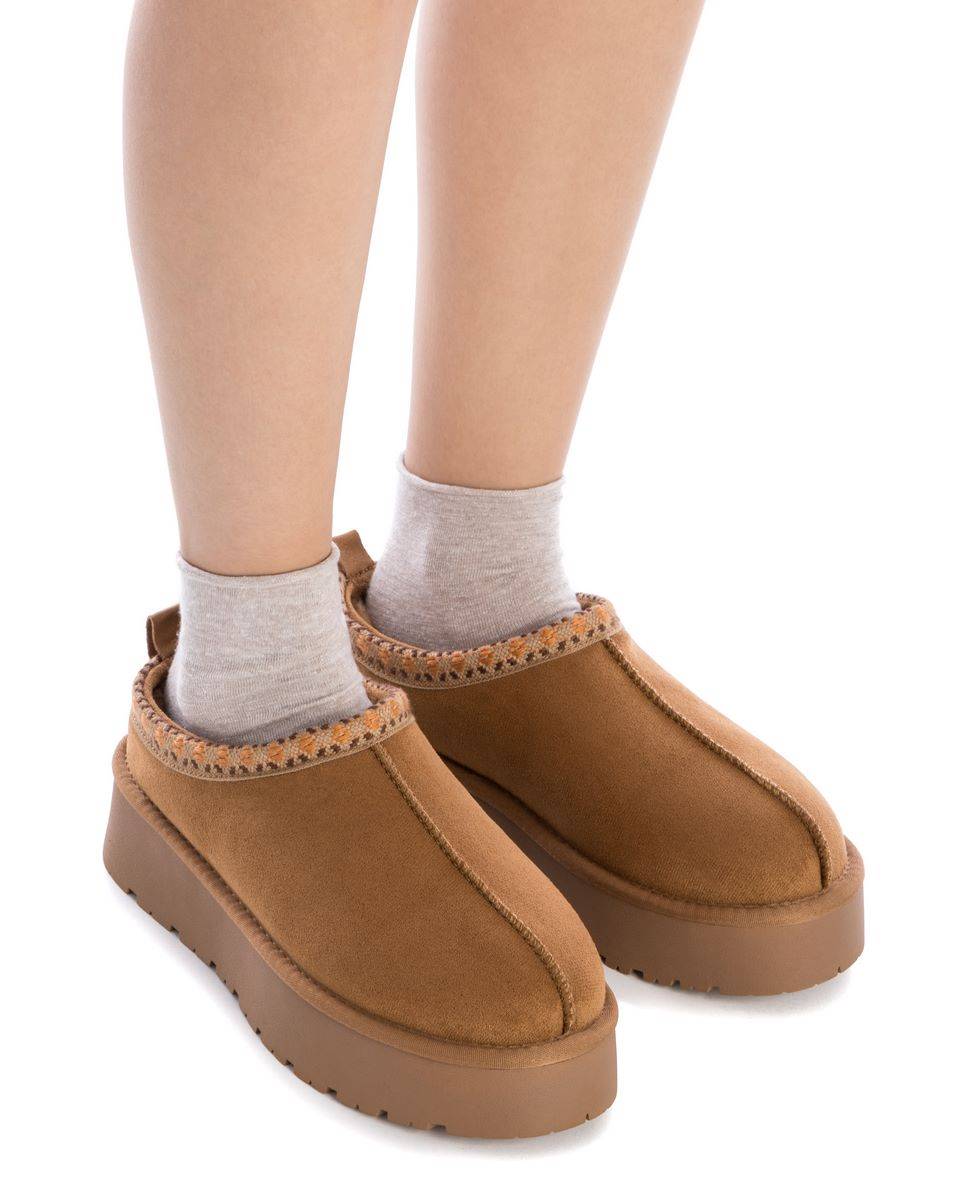 Zapatilla de mujer australiana con plataforma - Xti - Camel Camel-2