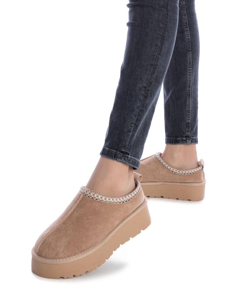 Zapatilla de mujer australiana con plataforma - Xti - Beige Beige-2