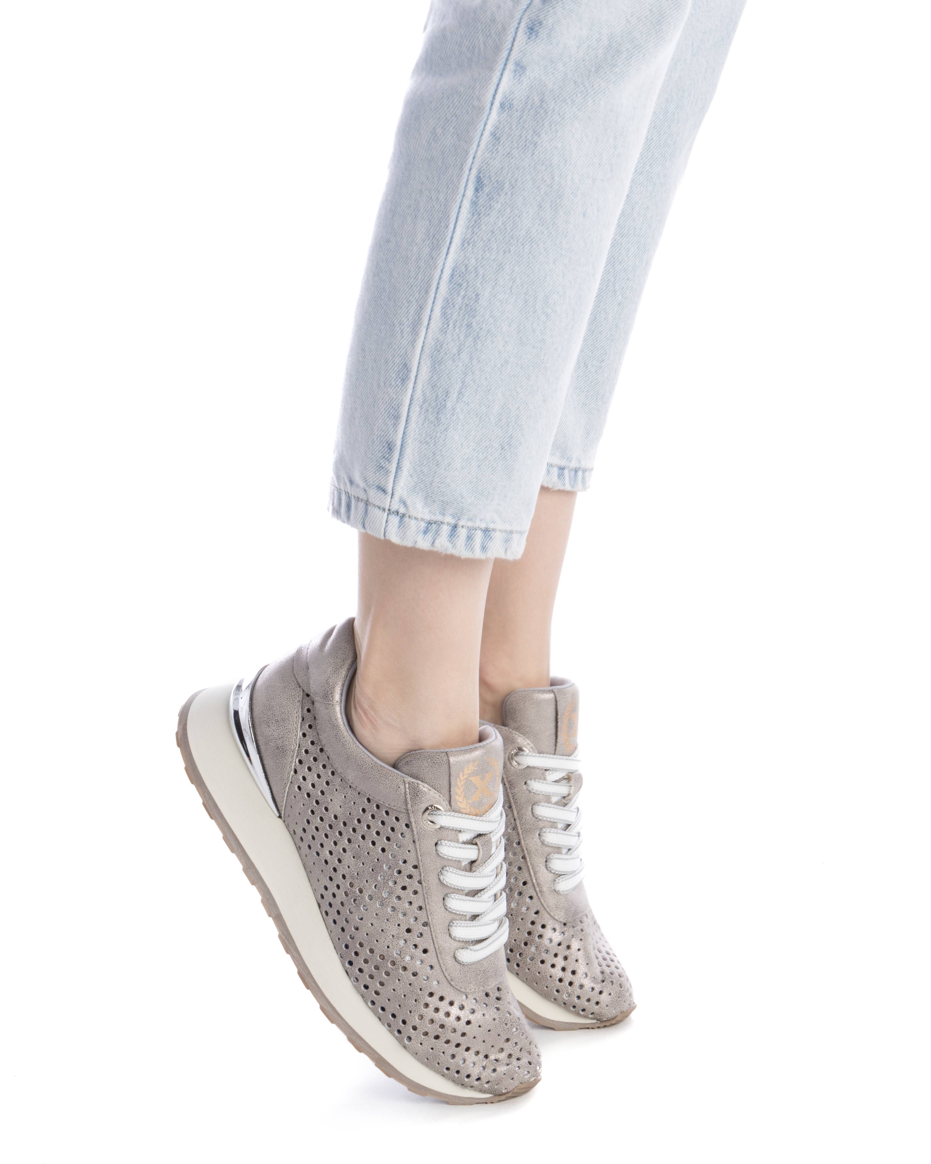 Zapatillas de mujer con cuña - Xti - Plata Plata-2
