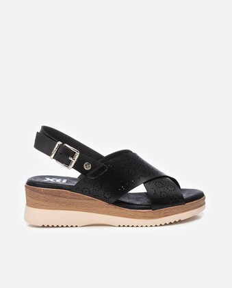 XTI - Sandalias Con Cuña Mujer Oro - Calzado Cómodo Y Versátil - Moda Casual - Modelo 14396601 (Talla 36