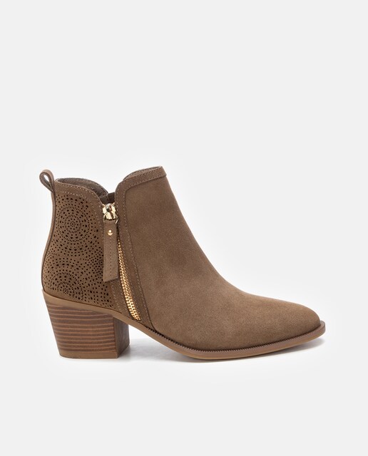 Imagen 0 de Botines de mujer de piel con cremallera