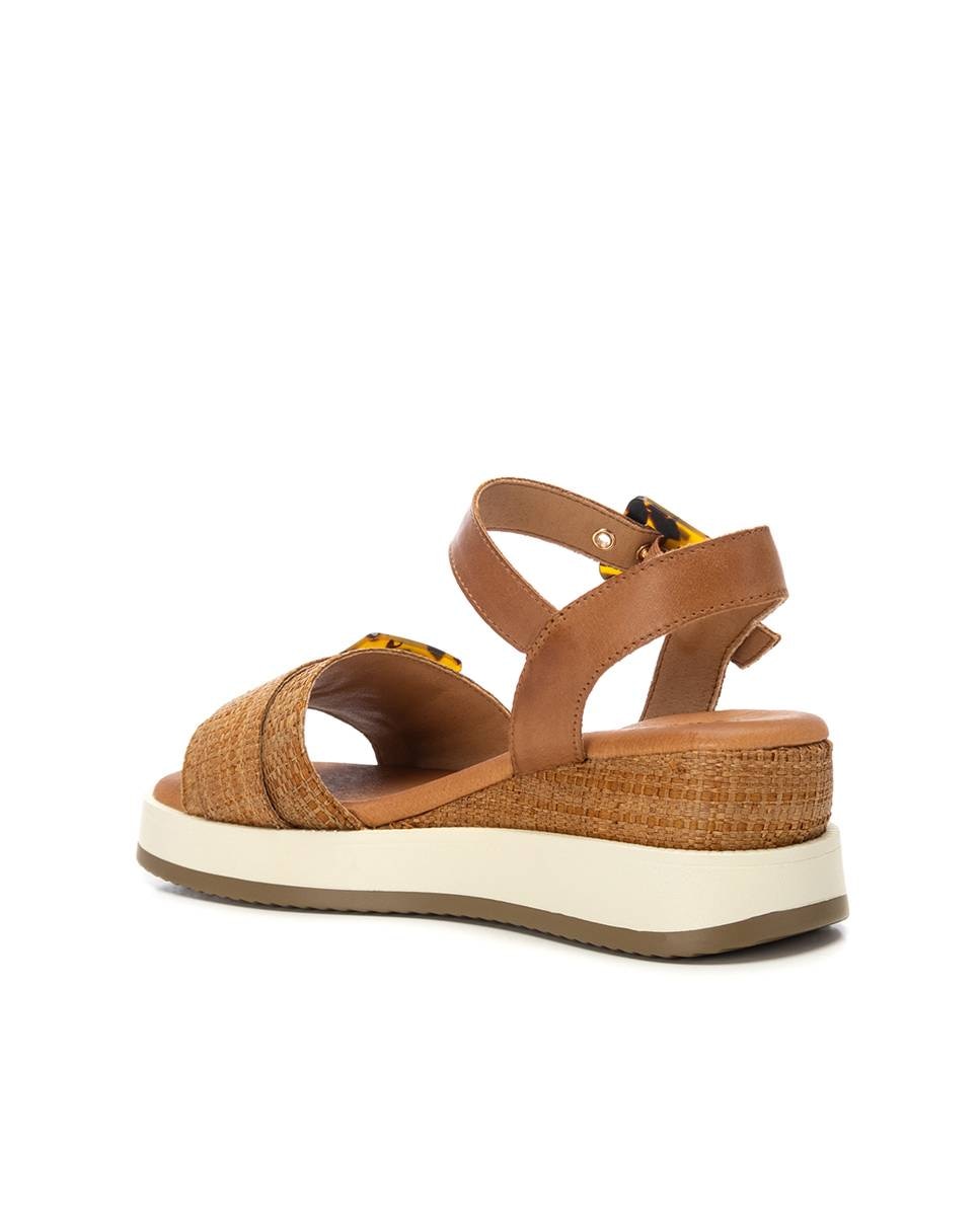 Sandalias con cuña de mujer de piel con cierre de hebilla - Carmela - Camel Camel-4