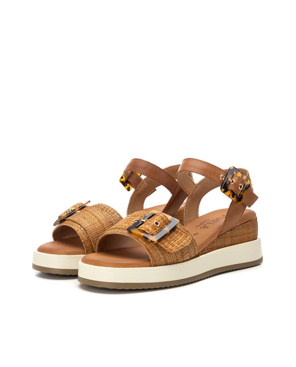 Sandalias con cuña de mujer de piel con cierre de hebilla - Carmela - Camel Camel-5