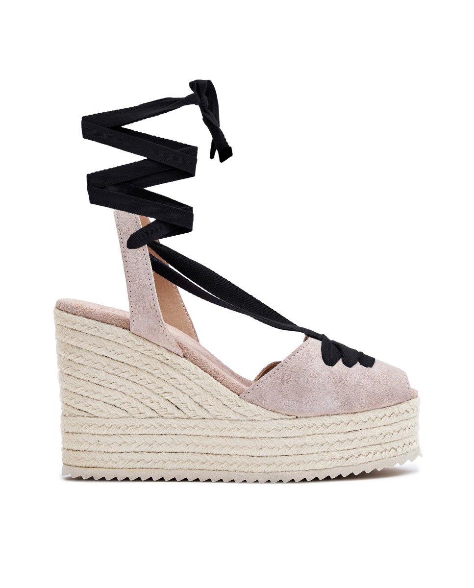 Imagen 0 de Sandalias de mujer con cintas Beige