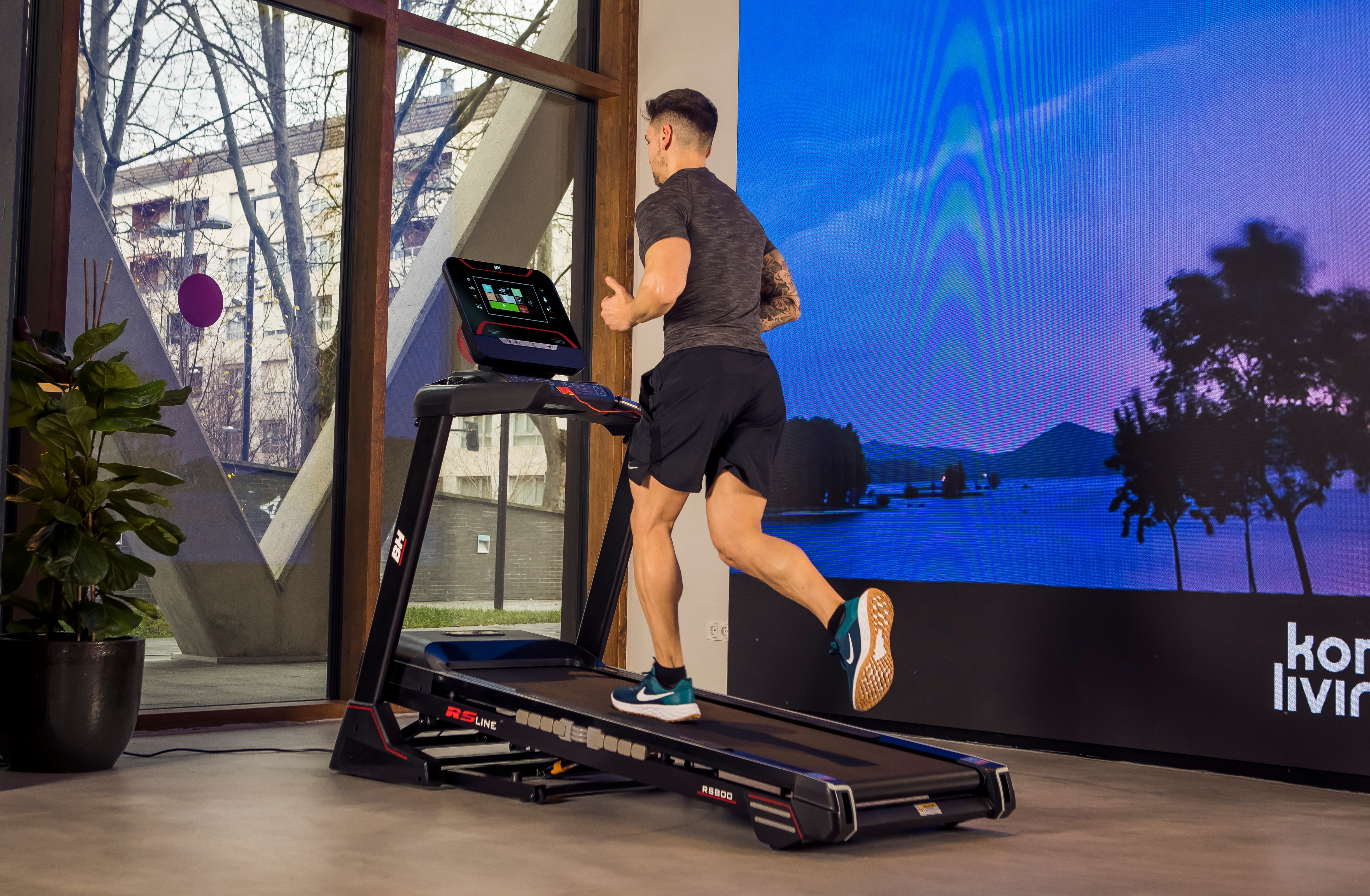 Cinta de correr RS800 BH Fitness con envío gratis, montaje profesional opcional con cargo 3