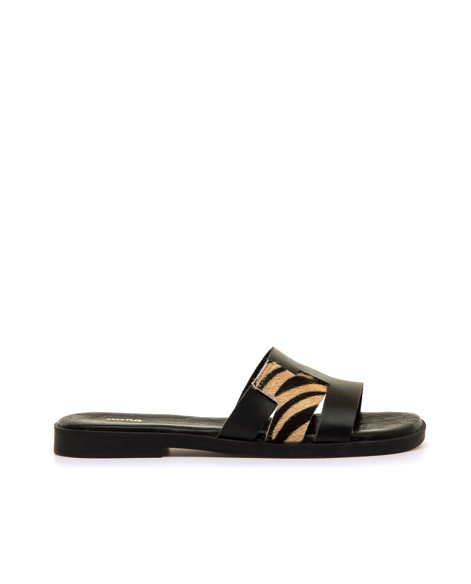 Imagen 0 de Sandalias planas de mujer en piel Negro mate