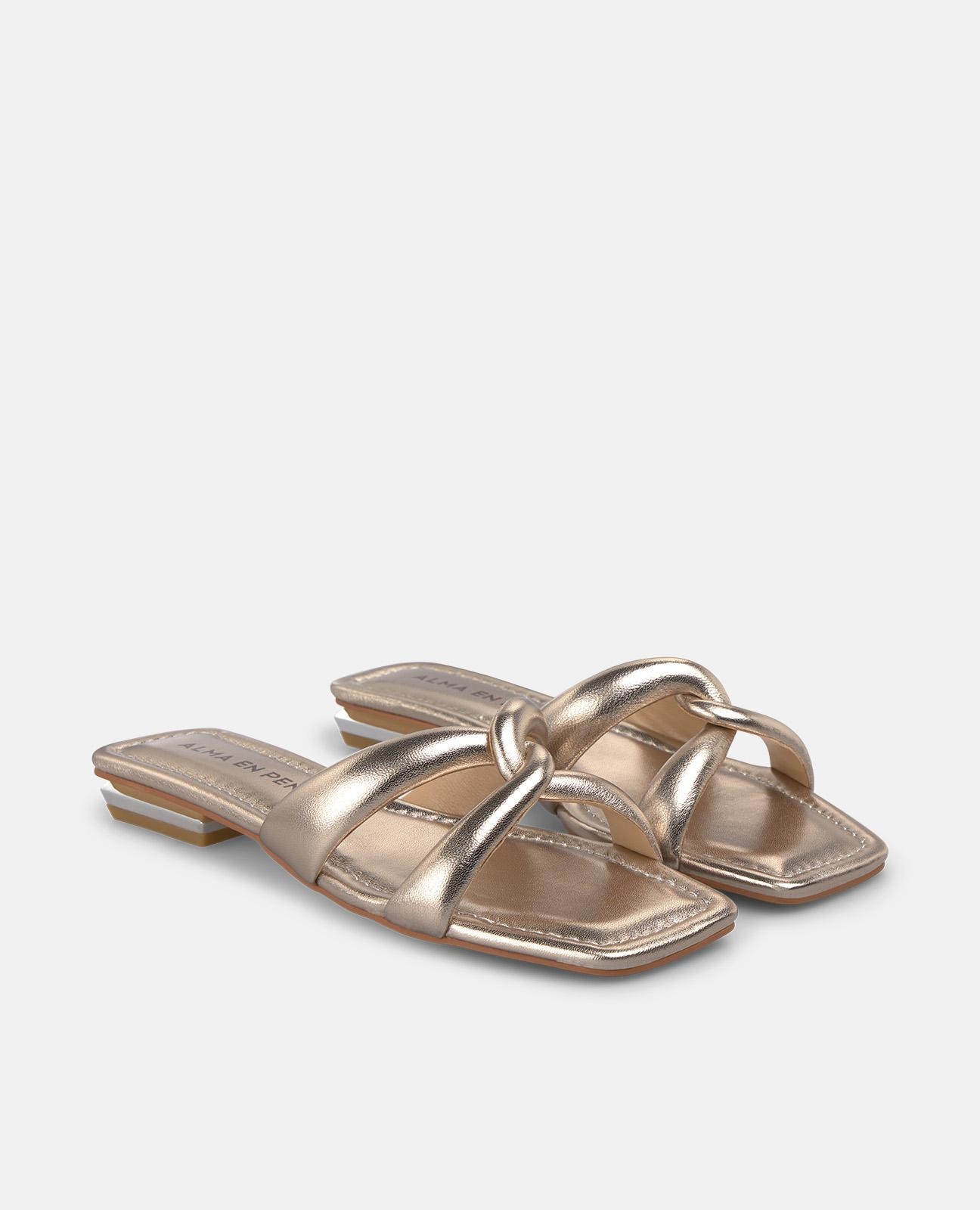 Sandalias de pala de mujer en piel efecto metalizado y tiras delanteras cruzadas - Alma en Pena - Oro Oro-4
