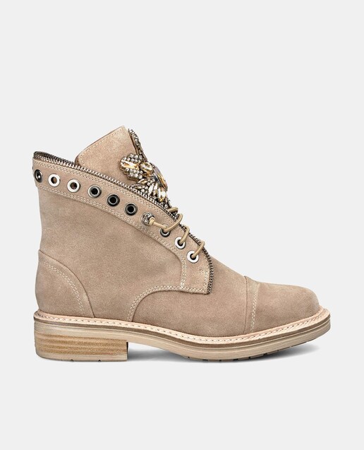 Imagen 0 de Botines de mujer de piel con cordones