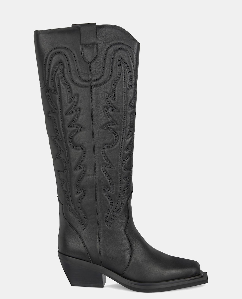 Botas de Pele com Bordados no Cano Preto-1