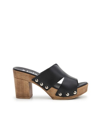 Zuecos de mujer de piel con detalle de tachas ?� Lois ?� El Corte Ingl?�s