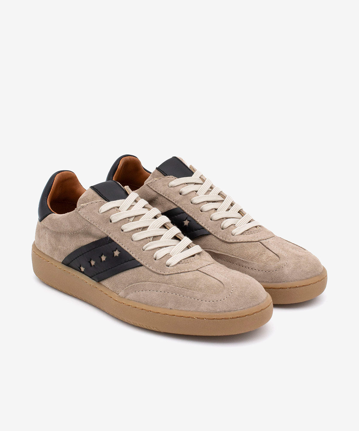 Zapatillas retro de piel de mujer de serraje con estrellas troqueladas, Deborah - Ángel Alarcón - Beige Beige-3