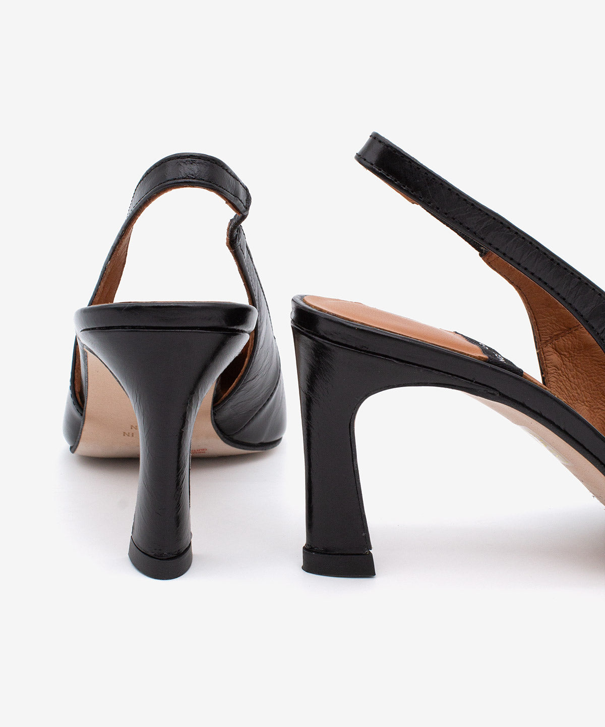 Imagen 6 de Zapato de salón destalonado de mujer de punta fina y tacón alto de piel texturizada, NARA - Ángel Alarcón - Negro Negro
