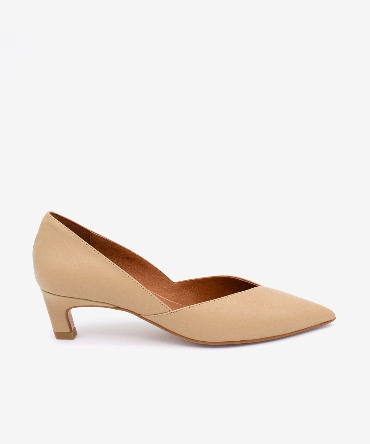Ángel Alarcón - Zapato de salón de mujer tipo d'orsay con tacón bajo de piel, brizia.