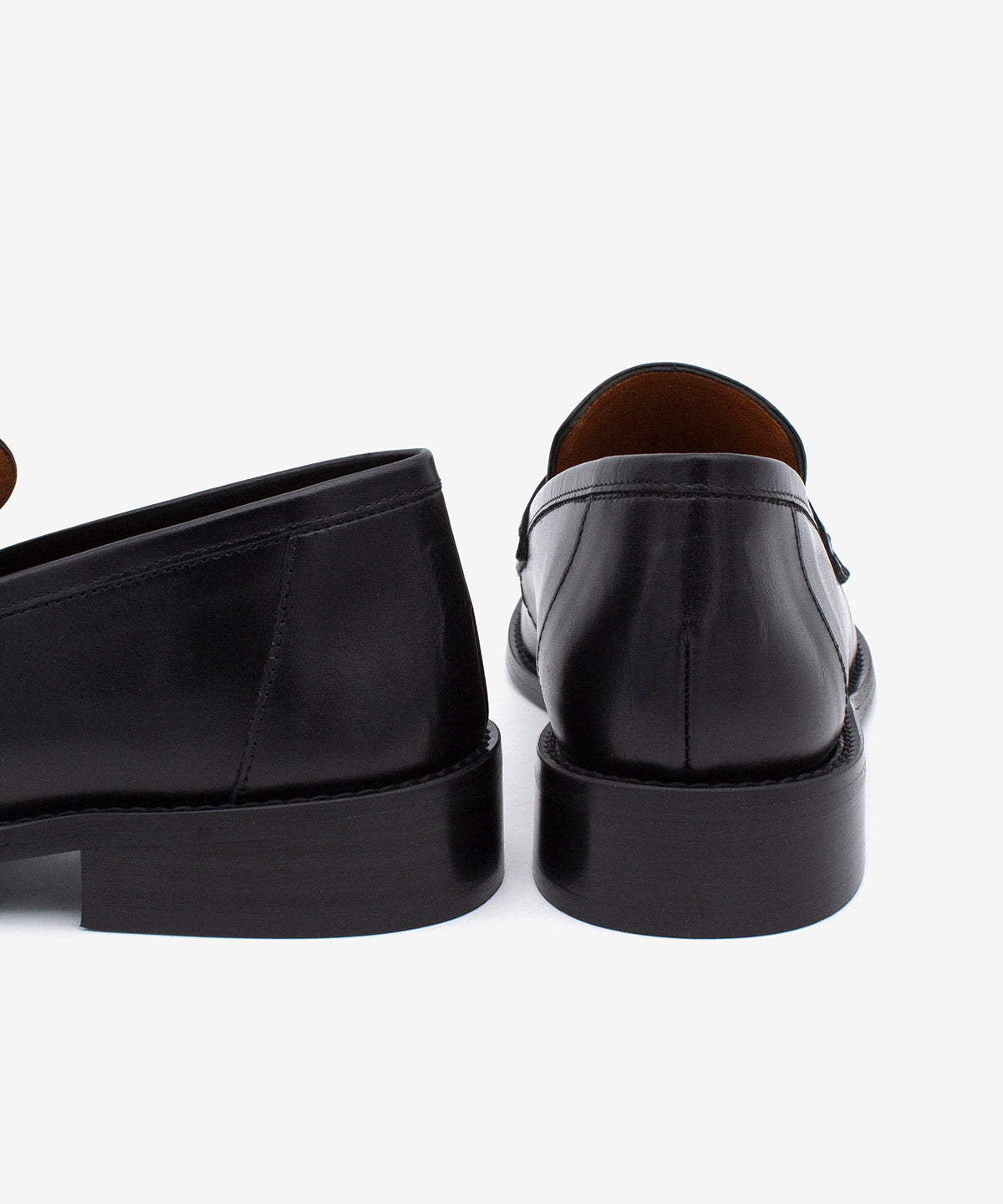 Mocasines planos de mujer de puntera redonda con tacon bajo de piel lisa semibrillo, louisa - Ángel Alarcón - Negro Negro-7