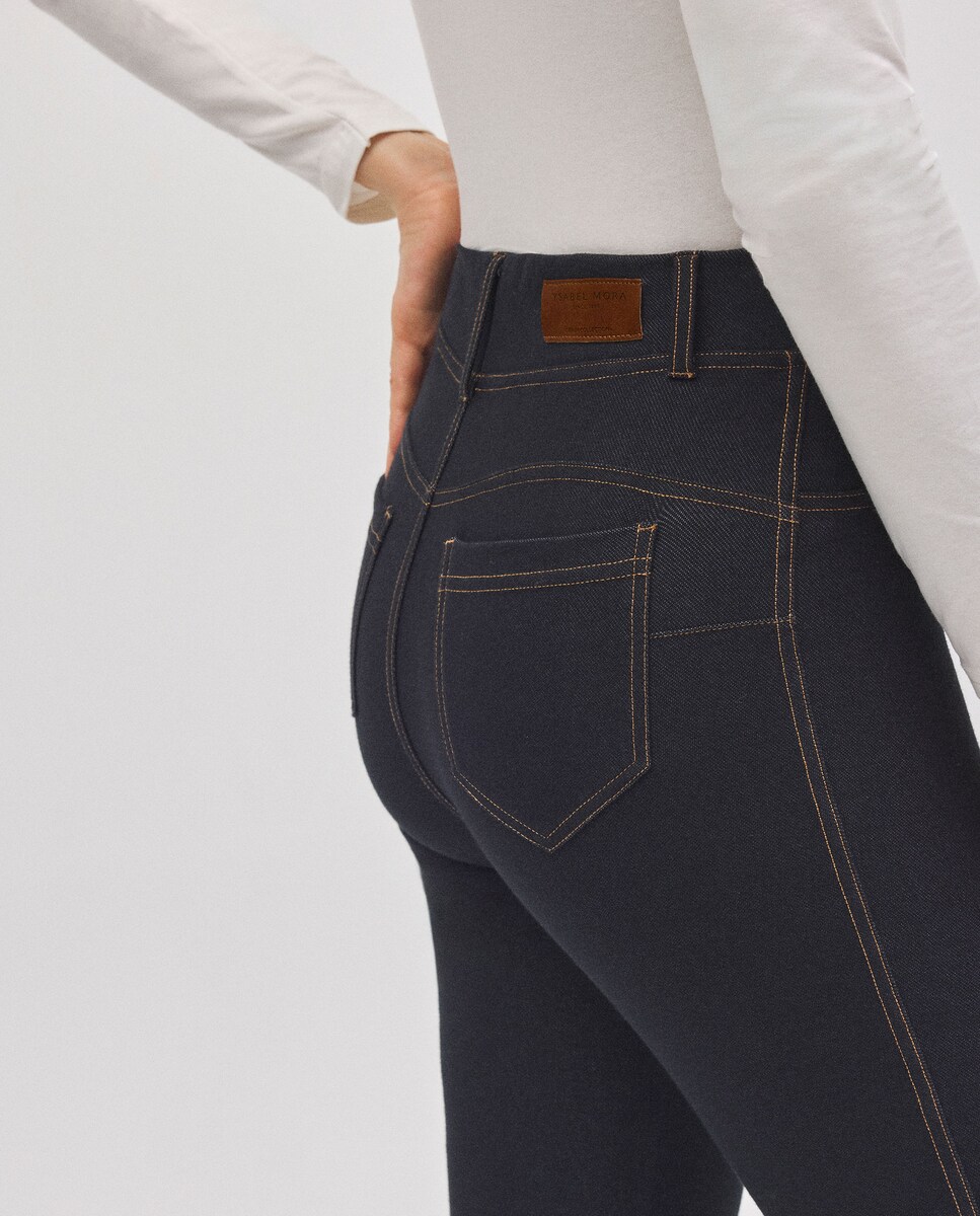 Pantalones vaqueros elásticos flare YSABEL MORA · Ysabel Mora · El