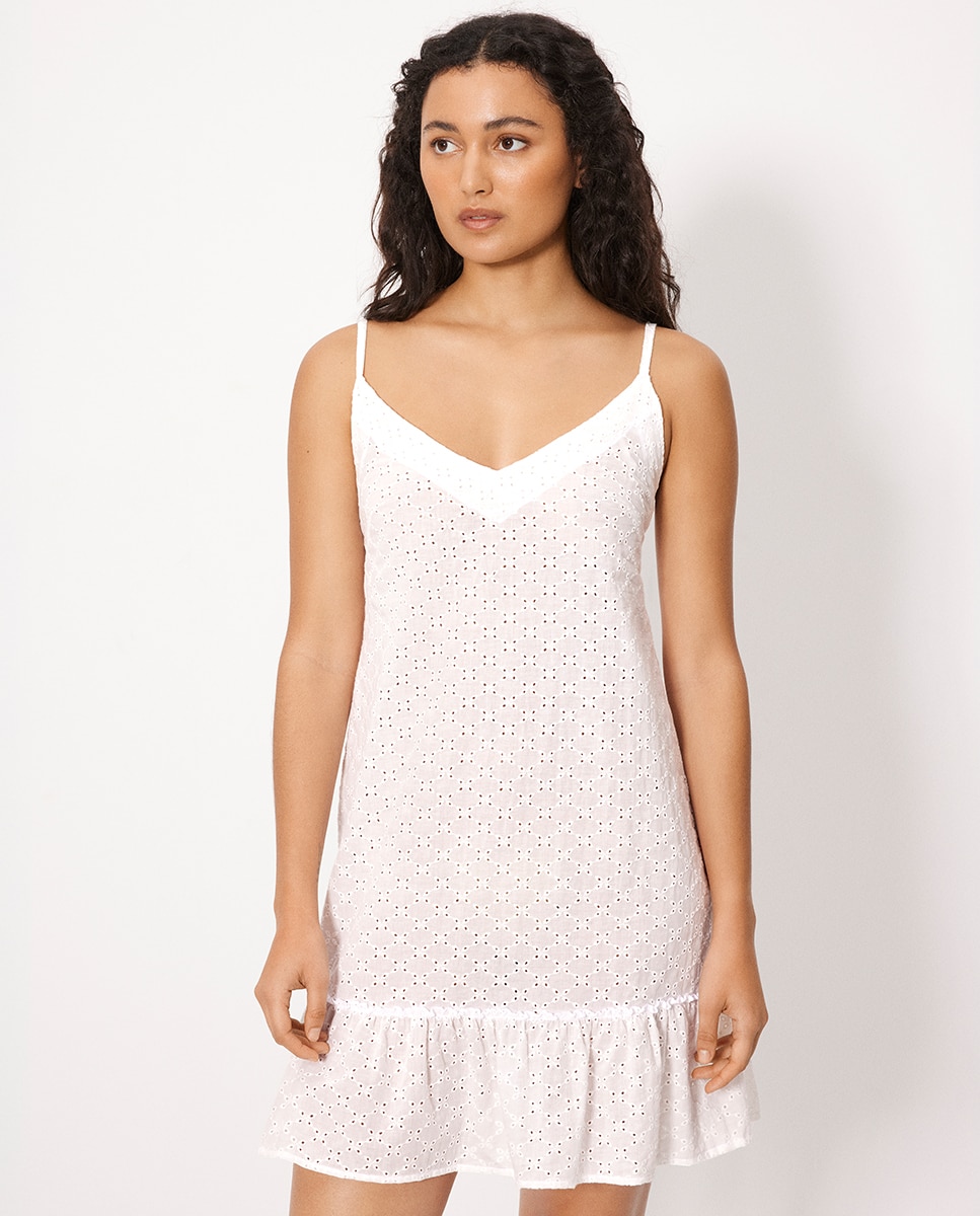 Ysabel Mora - Vestidos de playa corto tirantes algodón bordado.
