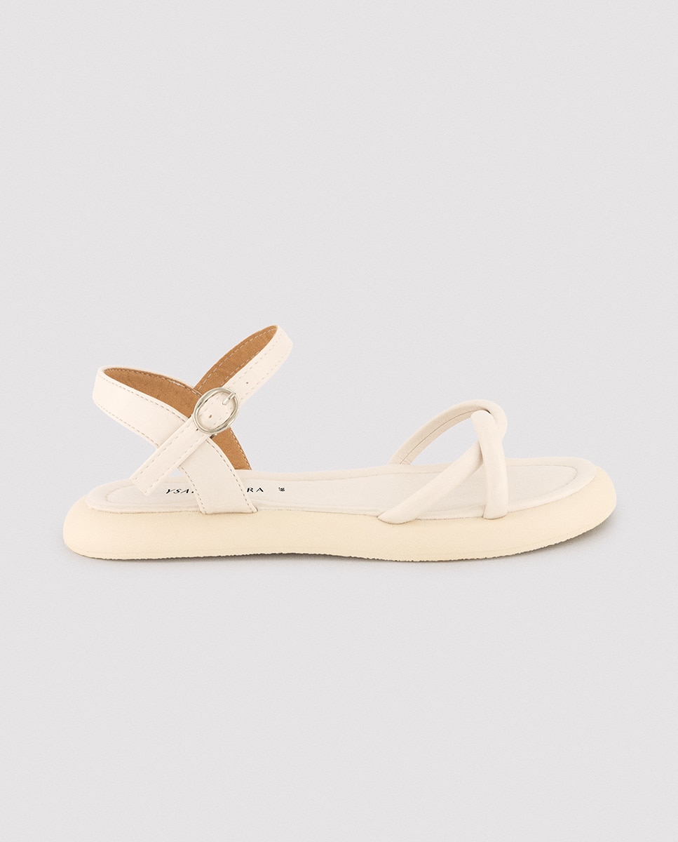 Ysabel Mora - Sandalias casual.