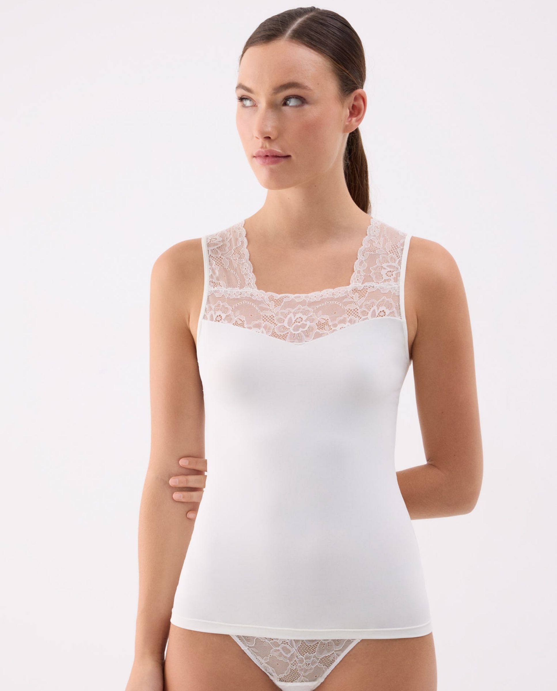 Camiseta tirantes anchos escote lencero - Ysabel Mora - Crudo Crudo-1