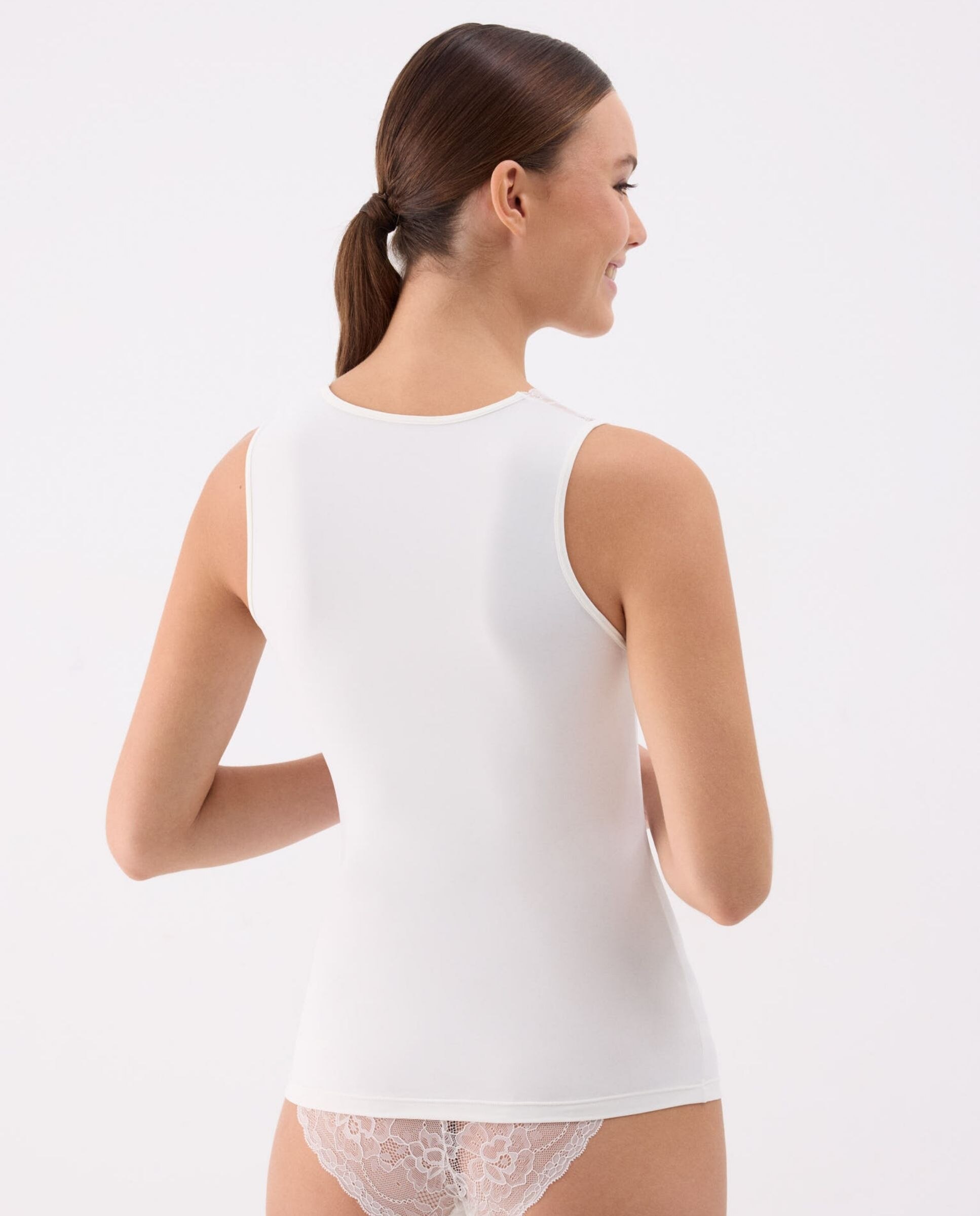 Camiseta tirantes anchos escote lencero - Ysabel Mora - Crudo Crudo-2