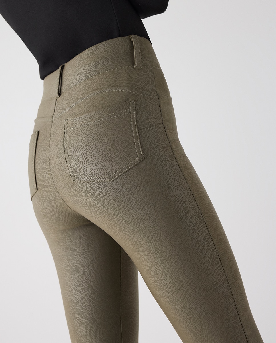 Pantalones térmicos efecto piel acampanados push-up - Ysabel Mora - Verde Verde-5